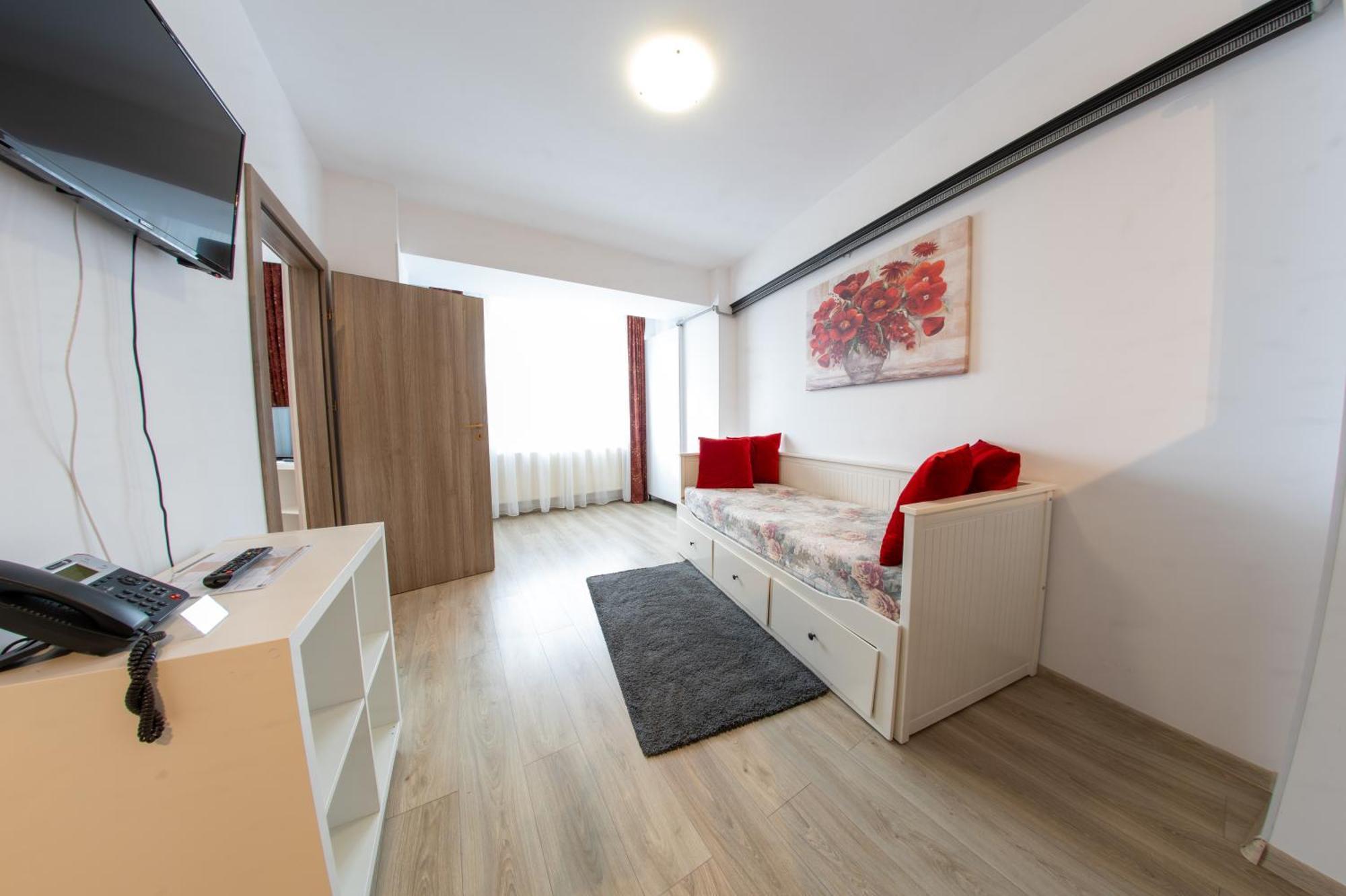 Avenue Parliament Old Town - Avenue 3*